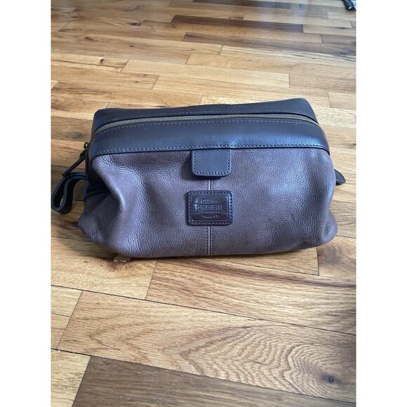 Fossil Vintage Men's Brown Leather Toiletry Travel Bag Dopp Kit Wide Mouth Zip - Picture 1 of 8